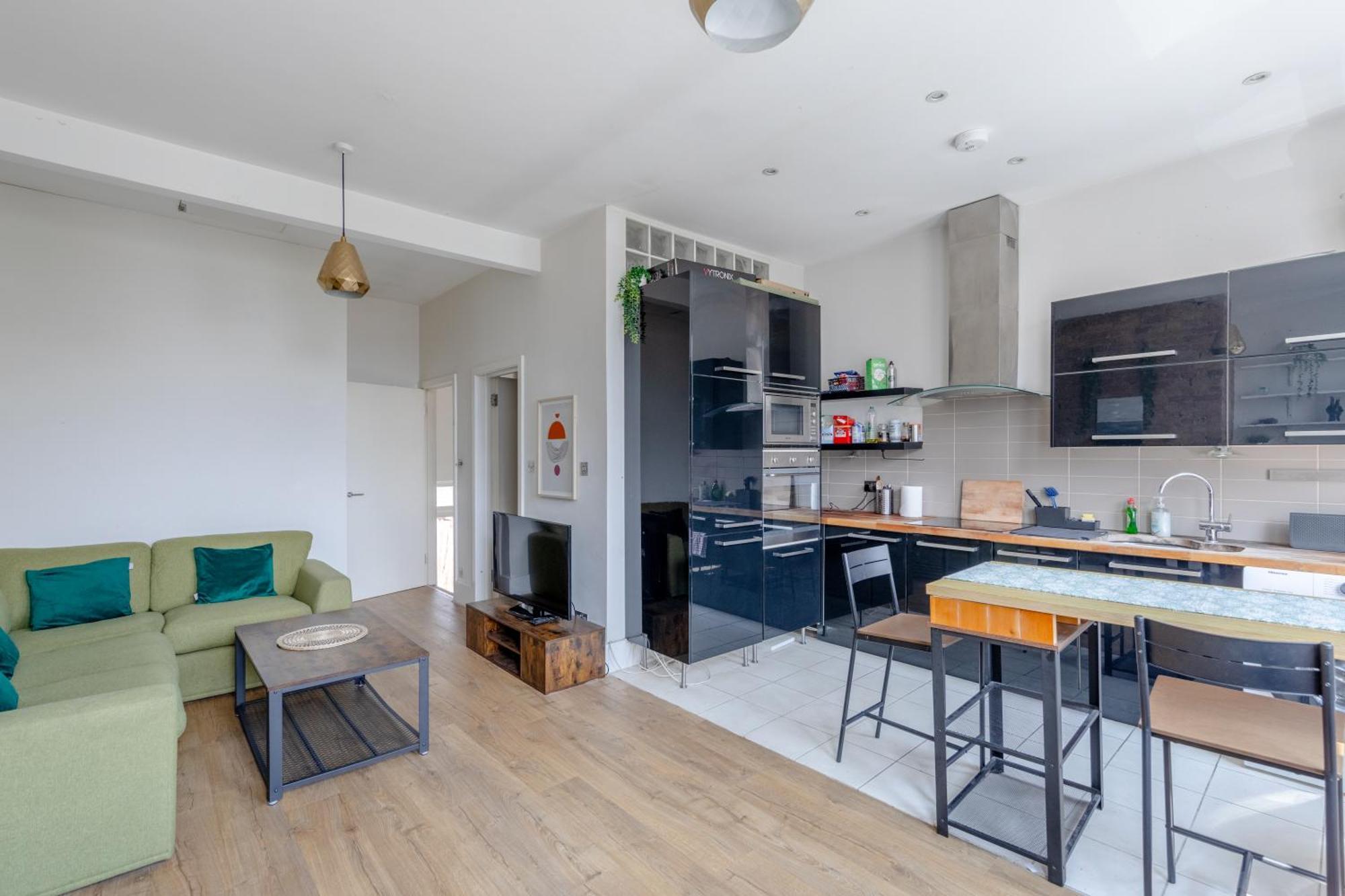 Stylish 1bd Flat With Private Terrace - Kilburn Londra