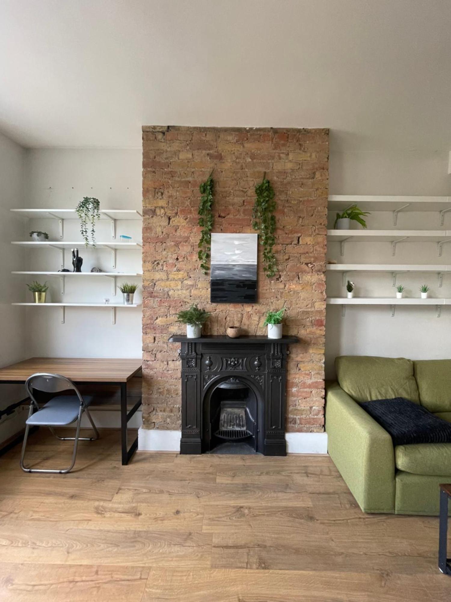 Stylish 1bd Flat With Private Terrace - Kilburn Apartament Londra